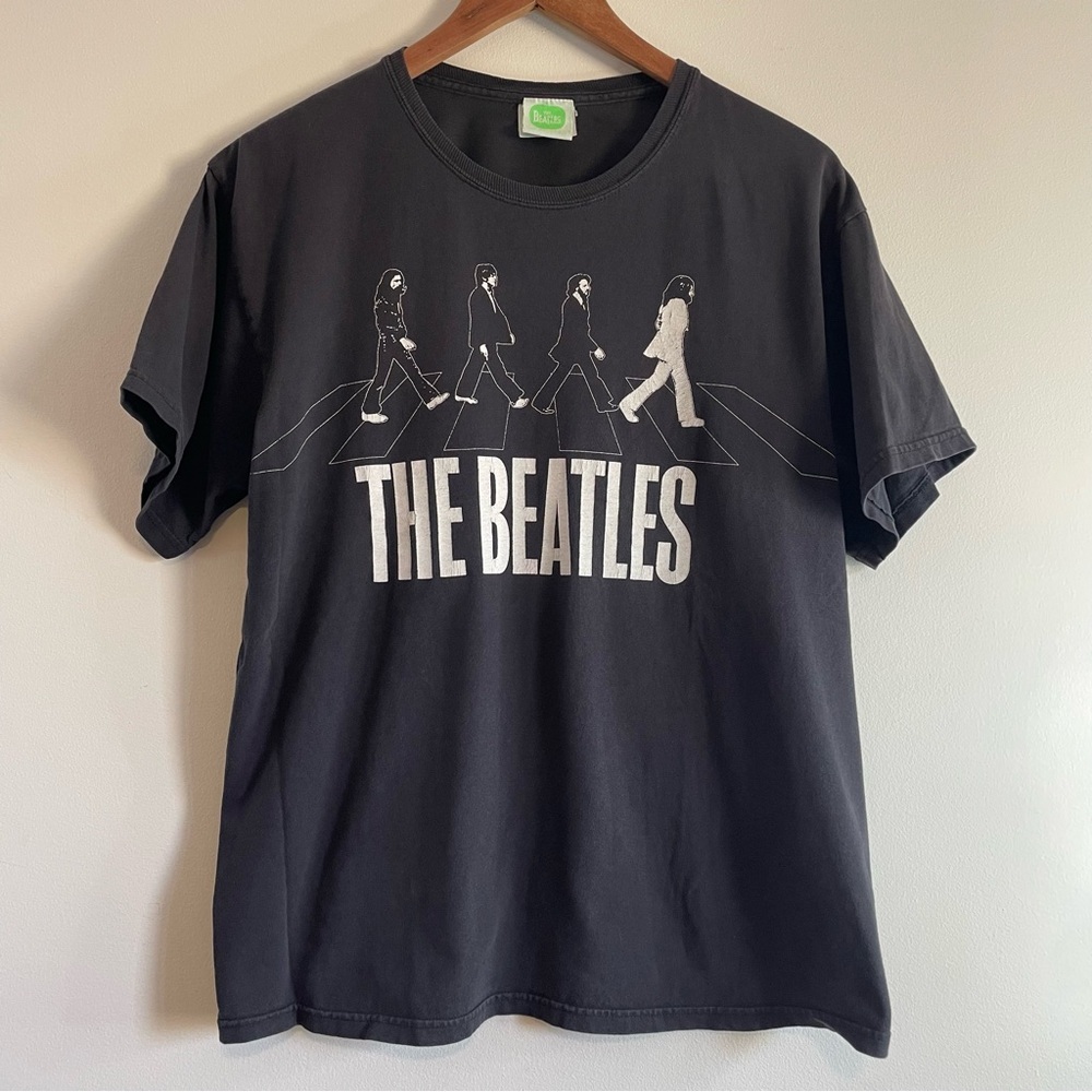 VTG Beatles Band Shirt Medium Abbey Rd Faded Black Rock Classic Pop ‘05